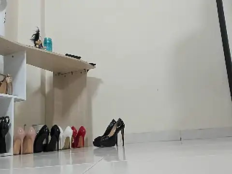 Snapshot of emely_garcia chatting on 01-28-25, 11:28 emely garcia online show from 01-28-25, 11:28