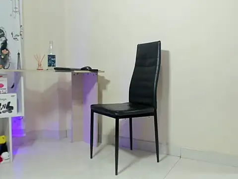 Snapshot of emely_garcia chatting on 02-27-25, 10:20 emely garcia online show from 02-27-25, 10:20