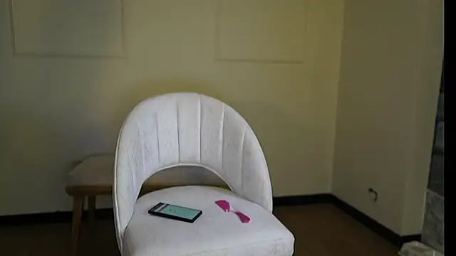 Snapshot of Irina_Grant chatting on 03-11-25, 06:43 Irina Grant online show from 03-11-25, 06:43