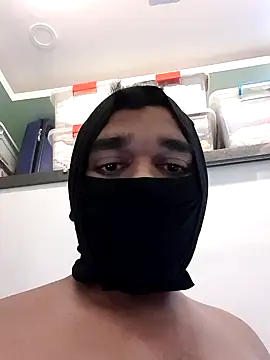 Snapshot of Wildguycums chatting on 10-04-25, 05:44 Wildguycums online show from 10-04-25, 05:44