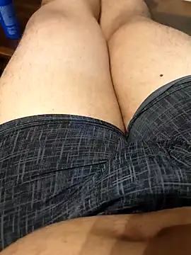 Snapshot of Wildguycums chatting on 10-11-25, 04:49 Wildguycums online show from 10-11-25, 04:49