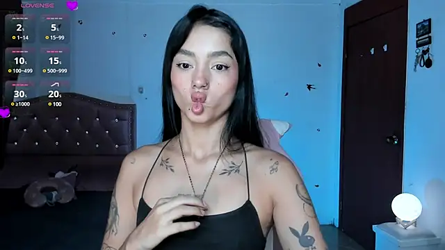 Lizzie corner v online show from 12-17-24, 02:33