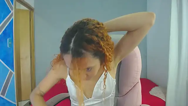 SexyLeilaa online show from 01-05-25, 02:38