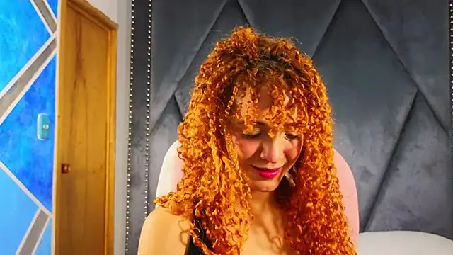 SexyLeilaa online show from 03-04-25, 12:18