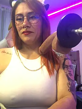 Luna Paris  online show from 02-01-25, 12:40