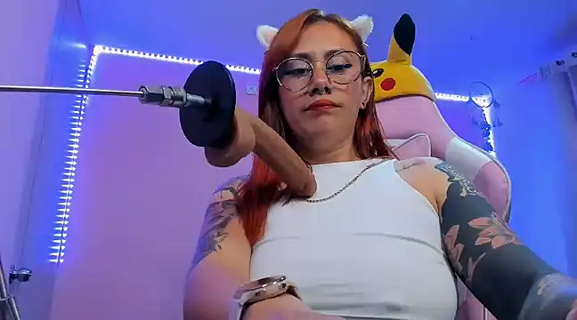 Luna Paris  online show from 03-18-25, 04:48