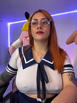 Luna Paris  online show from 11-18-25, 12:05