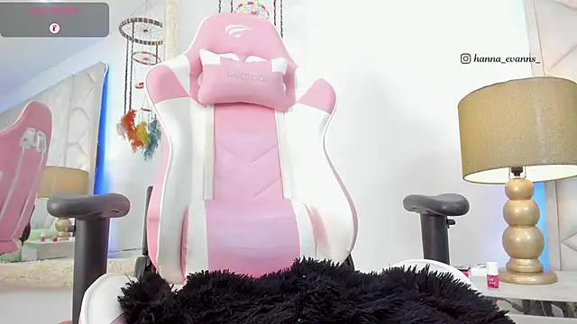 Hanna Evaanss online show from 02-12-25, 05:05