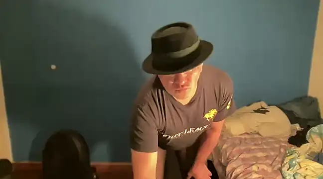 Snapshot of Fabrissi chatting on 12-10-24, 01:11 Fabrissi online show from 12-10-24, 01:11