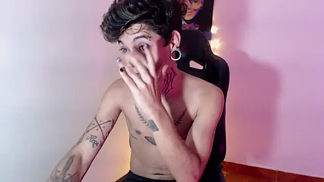 Snapshot of saad_man chatting on 12-12-24, 06:03 saad man online show from 12-12-24, 06:03