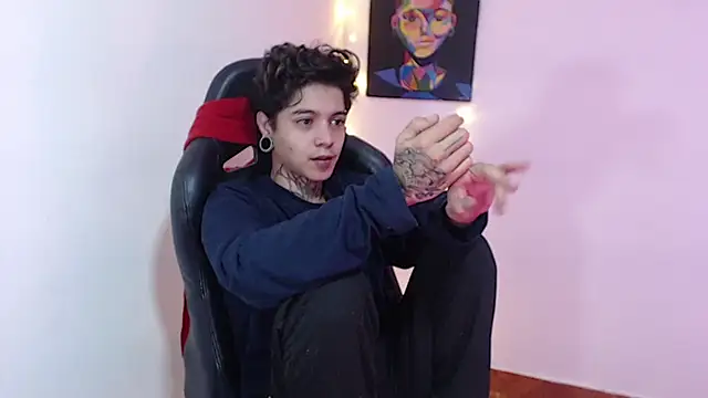 Snapshot of saad_man chatting on 12-17-24, 10:44 saad man online show from 12-17-24, 10:44