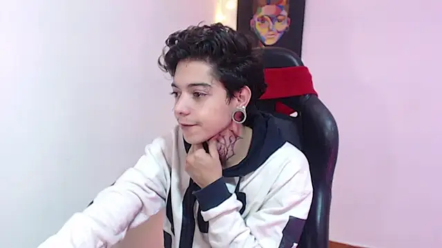 Snapshot of saad_man chatting on 12-18-24, 12:18 saad man online show from 12-18-24, 12:18