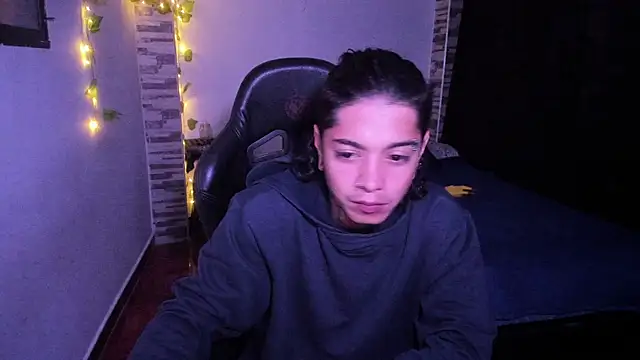 Snapshot of saad_man chatting on 10-17-25, 05:21 saad man online show from 10-17-25, 05:21