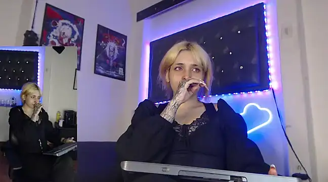 Snapshot of MaryJannes chatting on 03-02-25, 12:20 MaryJannes online show from 03-02-25, 12:20