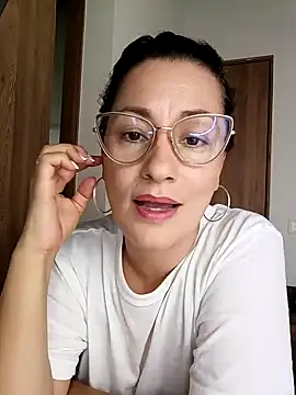 Snapshot of Verito_hot chatting on 01-28-25, 09:50 Verito hot online show from 01-28-25, 09:50