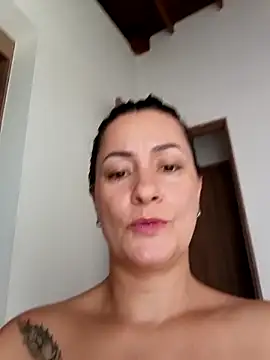 Snapshot of Verito_hot chatting on 02-22-25, 06:19 Verito hot online show from 02-22-25, 06:19