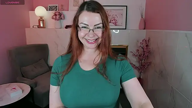 Snapshot of MrsIngrid chatting on 03-06-25, 02:51 MrsIngrid online show from 03-06-25, 02:51