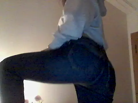 ocean eyess  online show from 04-18-26, 07:29