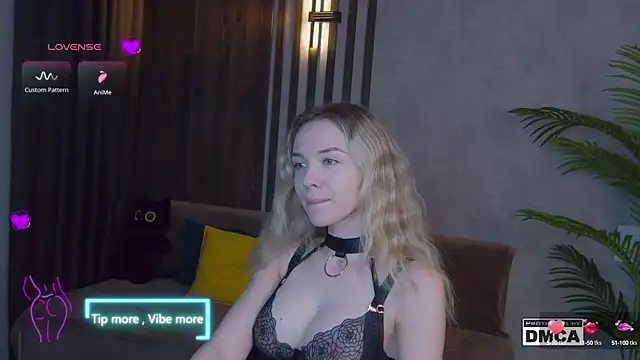 Holl1Would online show from 03-01-25, 03:53