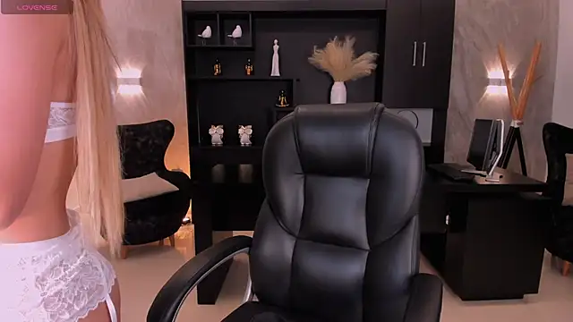 LexieWayne online show from 12-30-24, 11:06