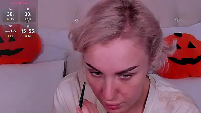 LianaFord online show from 10-27-25, 10:14