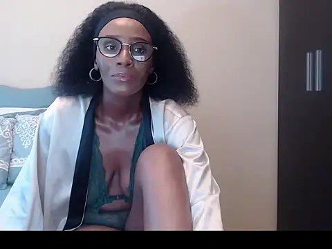 Snapshot of yummycherryxx chatting on 10-27-25, 07:01 yummycherryxx online show from 10-27-25, 07:01