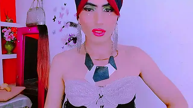 Snapshot of priscilahotker chatting on 01-19-25, 04:44 priscilahotker online show from 01-19-25, 04:44