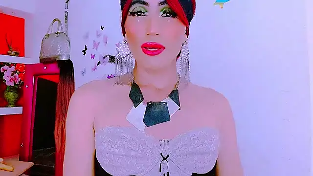 Snapshot of priscilahotker chatting on 01-19-25, 10:50 priscilahotker online show from 01-19-25, 10:50