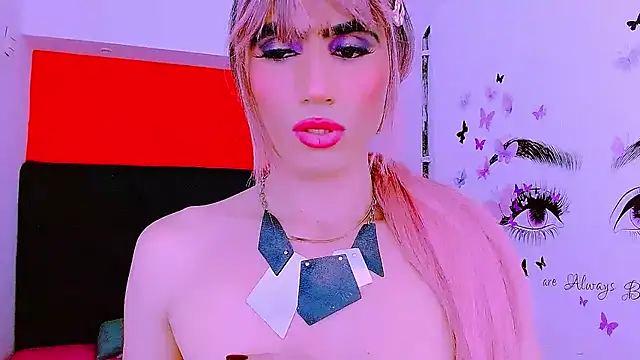 Snapshot of priscilahotker chatting on 02-02-25, 02:06 priscilahotker online show from 02-02-25, 02:06