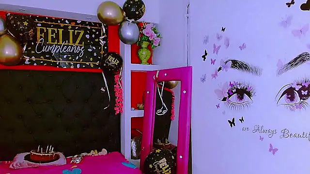 Snapshot of priscilahotker chatting on 02-26-25, 06:58 priscilahotker online show from 02-26-25, 06:58