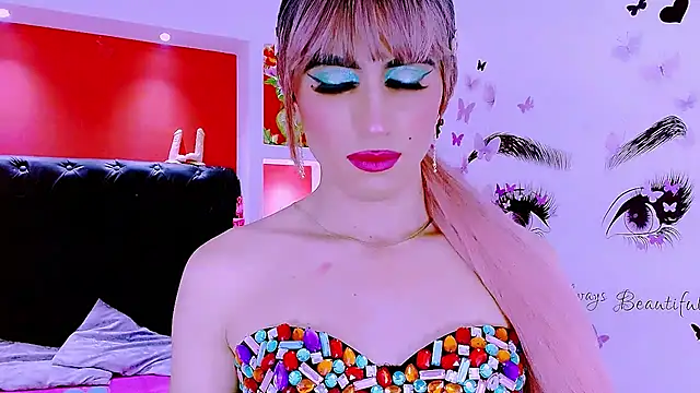 Snapshot of priscilahotker chatting on 03-15-25, 11:08 priscilahotker online show from 03-15-25, 11:08