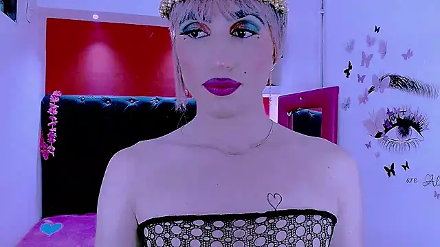 Snapshot of priscilahotker chatting on 03-23-25, 08:37 priscilahotker online show from 03-23-25, 08:37