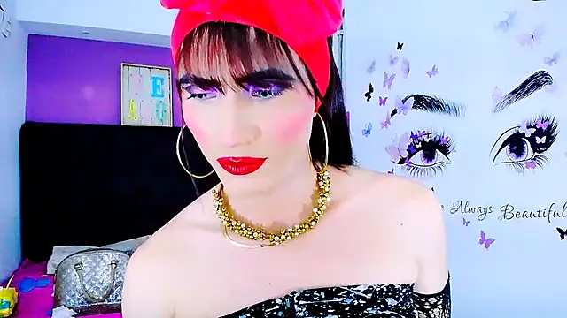 Snapshot of priscilahotker chatting on 09-17-25, 04:19 priscilahotker online show from 09-17-25, 04:19