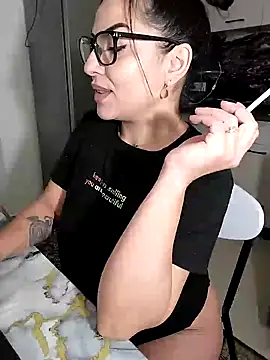 hot-babygirl online show from 02-04-25, 07:00