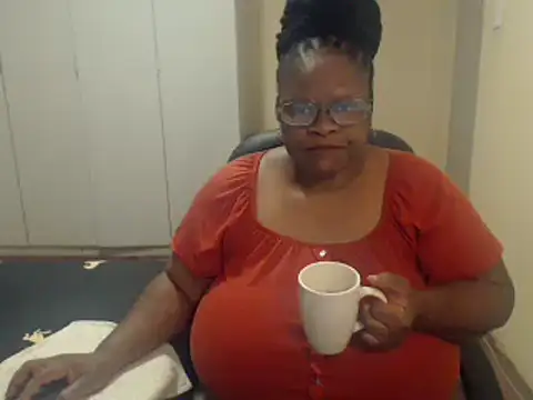 Snapshot of sweetnoziexx chatting on 02-17-25, 05:36 sweetnoziexx online show from 02-17-25, 05:36