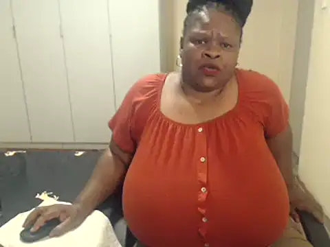 Snapshot of sweetnoziexx chatting on 02-17-25, 03:31 sweetnoziexx online show from 02-17-25, 03:31