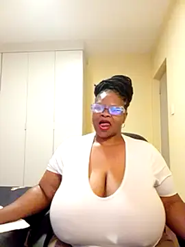 Snapshot of sweetnoziexx chatting on 02-26-25, 11:52 sweetnoziexx online show from 02-26-25, 11:52