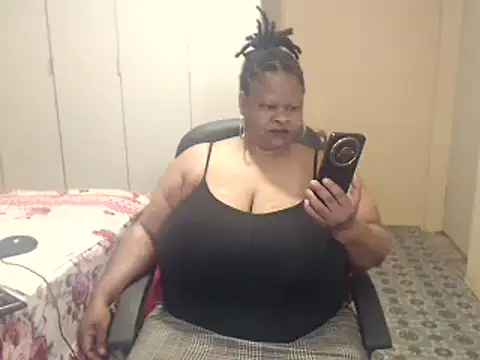 Snapshot of sweetnoziexx chatting on 11-18-25, 05:45 sweetnoziexx online show from 11-18-25, 05:45