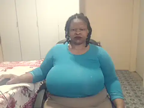 Snapshot of sweetnoziexx chatting on 12-04-25, 03:38 sweetnoziexx online show from 12-04-25, 03:38