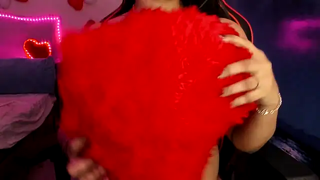 Snapshot of South_indian_tickly chatting on 02-17-25, 02:20 South indian tickly online show from 02-17-25, 02:20