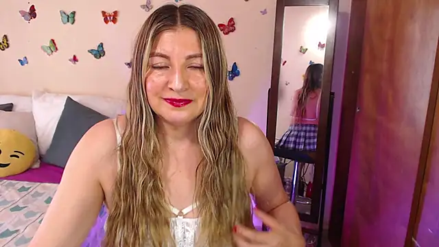 Jolie-Mature online show from 12-26-24, 08:00