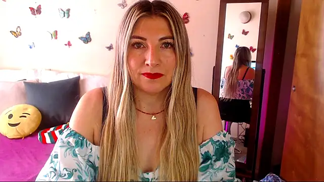 Jolie-Mature online show from 11-26-25, 06:42