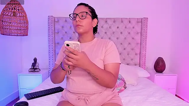 Snapshot of DanielleEvans_ chatting on 03-06-25, 11:25 DanielleEvans online show from 03-06-25, 11:25