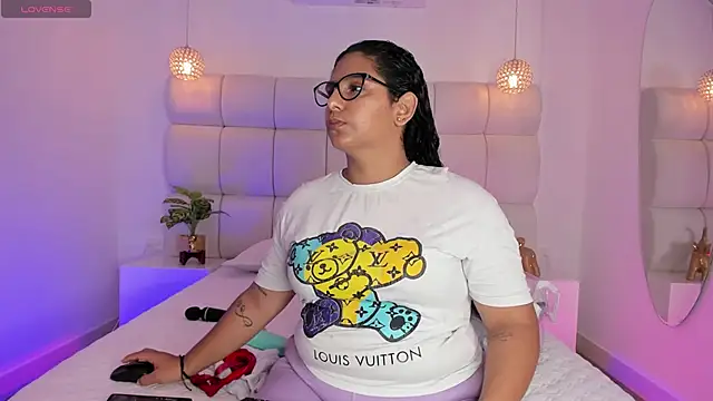 Snapshot of DanielleEvans_ chatting on 10-23-25, 11:20 DanielleEvans online show from 10-23-25, 11:20