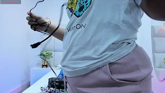 Snapshot of DanielleEvans_ chatting on 11-13-25, 11:20 DanielleEvans online show from 11-13-25, 11:20