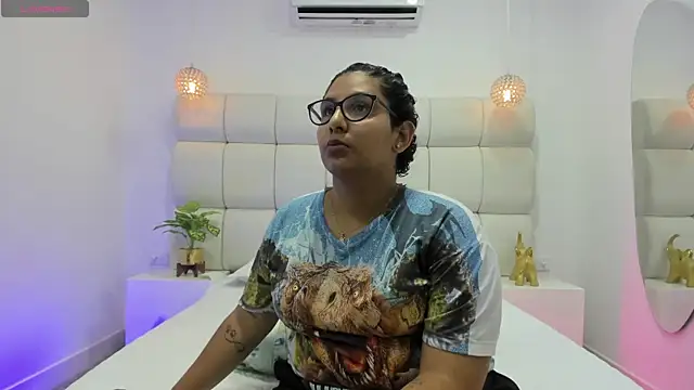 Snapshot of DanielleEvans_ chatting on 11-20-25, 11:10 DanielleEvans online show from 11-20-25, 11:10