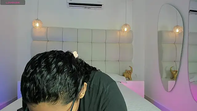 Snapshot of DanielleEvans_ chatting on 11-22-25, 11:31 DanielleEvans online show from 11-22-25, 11:31