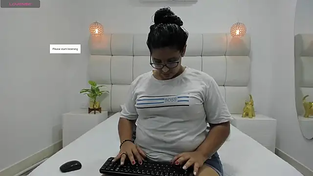 Snapshot of DanielleEvans_ chatting on 11-29-25, 11:24 DanielleEvans online show from 11-29-25, 11:24