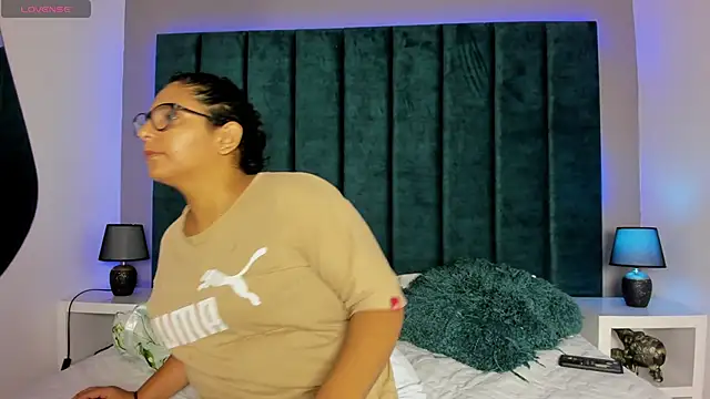 Snapshot of DanielleEvans_ chatting on 12-03-25, 11:08 DanielleEvans online show from 12-03-25, 11:08