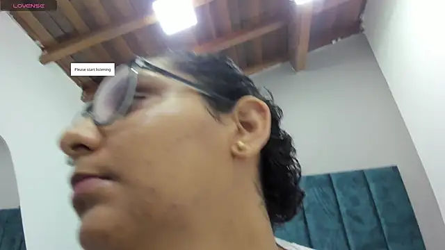 Snapshot of DanielleEvans_ chatting on 12-05-25, 11:19 DanielleEvans online show from 12-05-25, 11:19